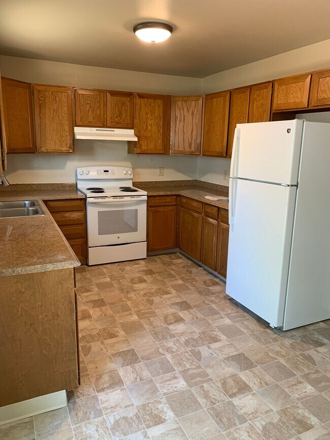 Building Photo - 3 Bed, 1.5 Bath Duplex in Central Fort Collins!