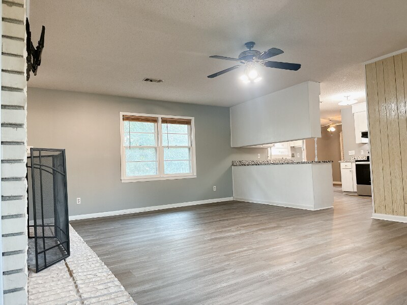 Building Photo - 233 Markwood Dr