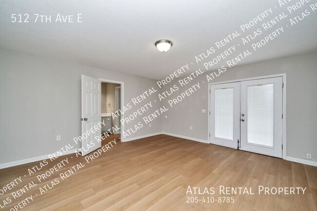 Building Photo - 512 7th Ave E