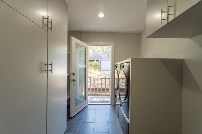 Building Photo - Hilltop Monterey Home