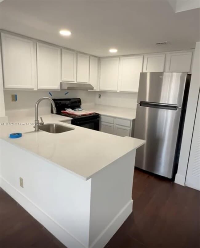 Building Photo - 714 Executive Center Dr