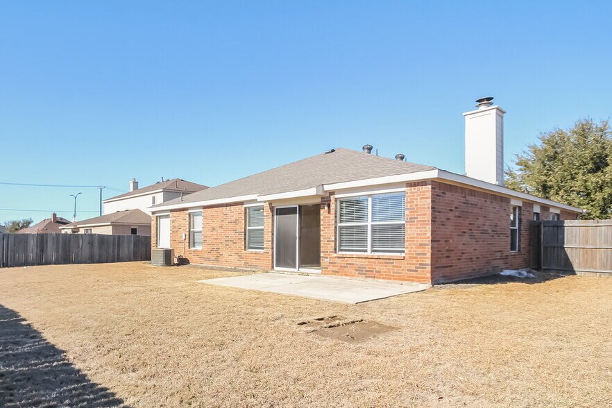 Building Photo - 2204 Tailburton Ct