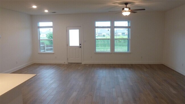 Building Photo - 11904 Paseo de los Lagos Ln