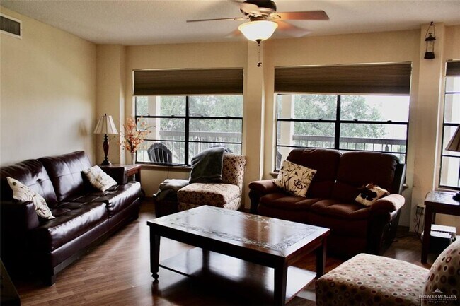 Building Photo - 2900 Ashley Dr