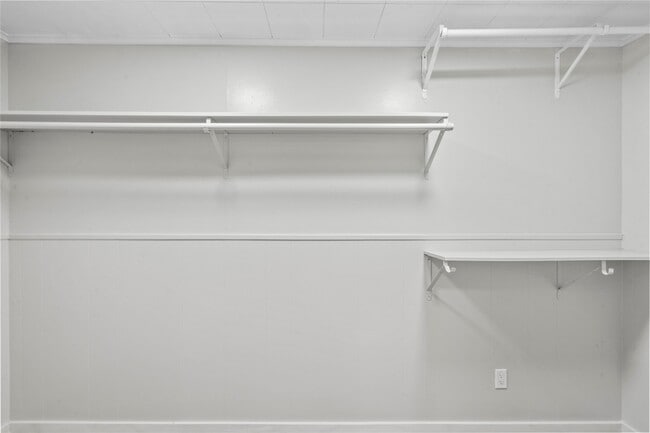 Building Photo - 1916 N Logan St