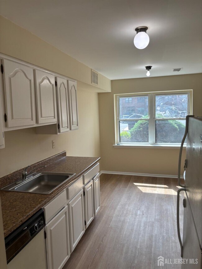 Building Photo - 101 Woodbridge Terrace