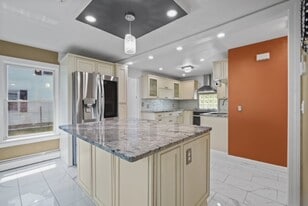 Building Photo - 40 Olney Ave