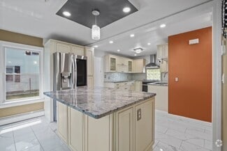 Building Photo - 40 Olney Ave