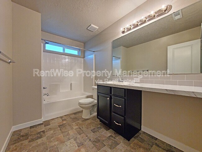 Building Photo - 7692 S Sea Breeze Way