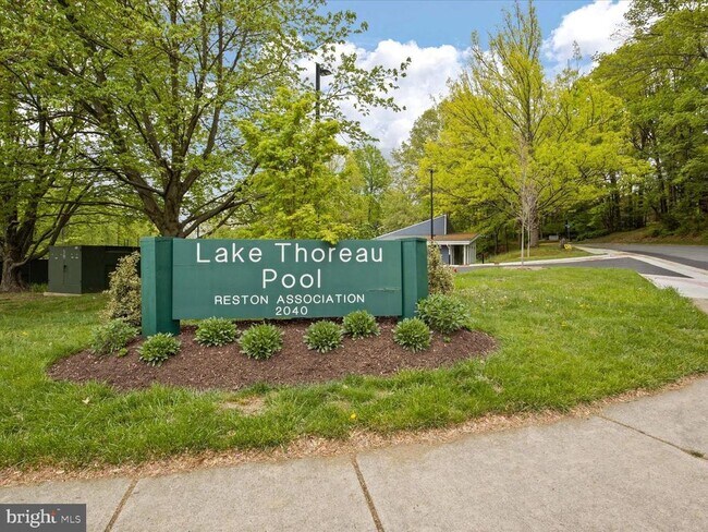 Building Photo - 1426 Yellowwood Ct