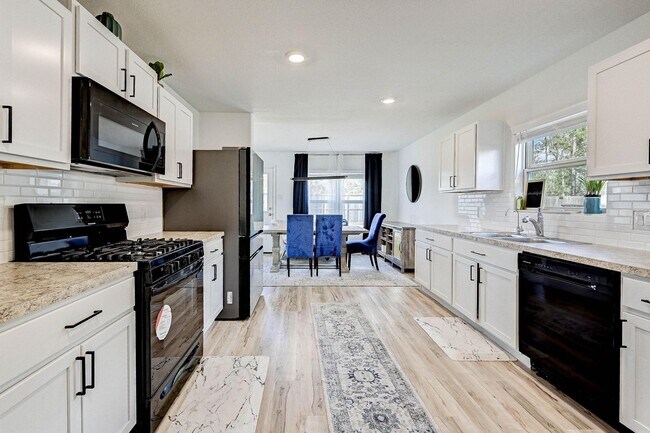 Building Photo - 1702 Campos Ct