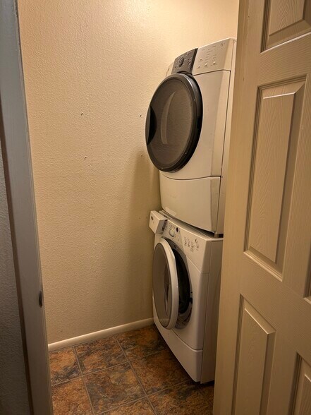 In Unit Laundry - 1221 E Waterside Cv