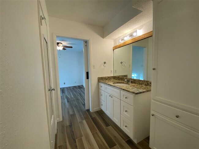 Building Photo - 9618 Sugar Hill Dr