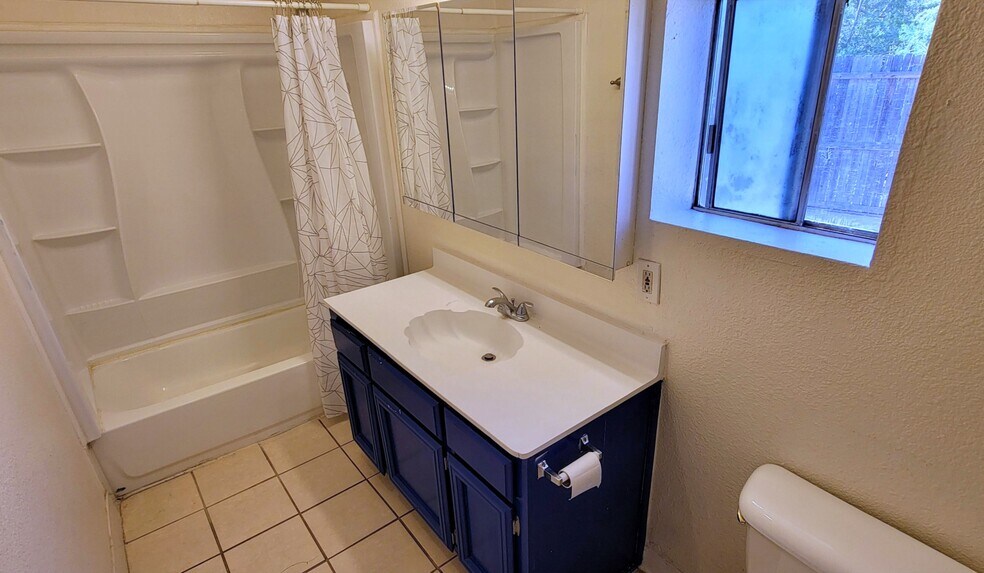 Building Photo - 12800 S 43rd Ave