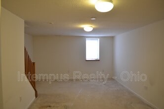 Building Photo - 6500 Crab Apple Dr