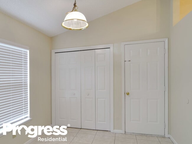 Building Photo - 12440 Weyburn Ct