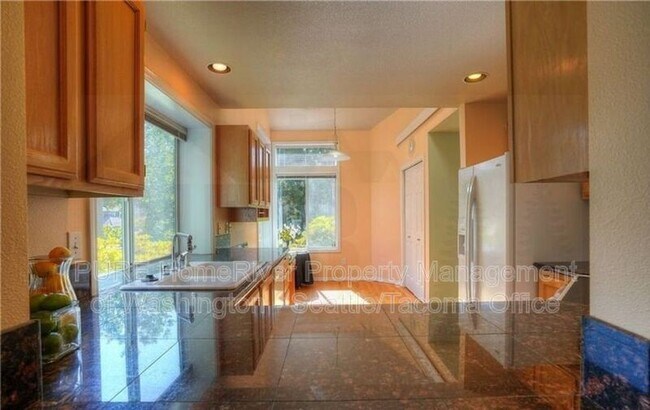 Building Photo - 6109 83rd Ave W