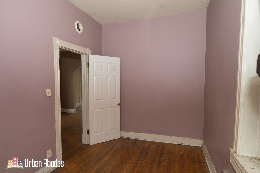 Building Photo - 1058 N Rockwell St