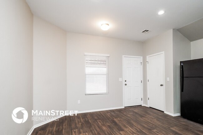 Building Photo - 5621 Gadwall Rd