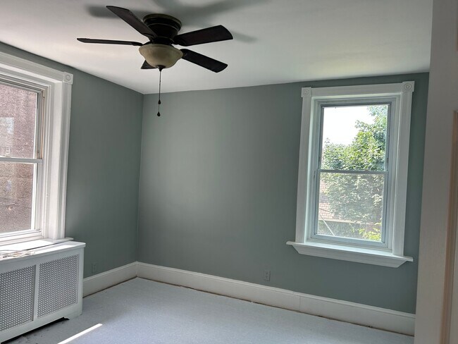 Building Photo - 422 Martin St
