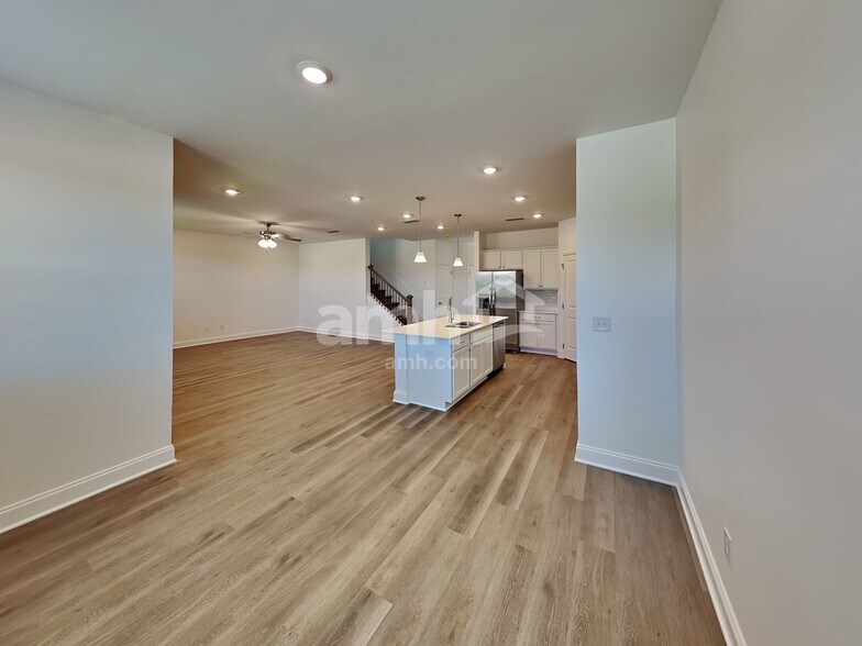 Building Photo - 218 Argea Dr