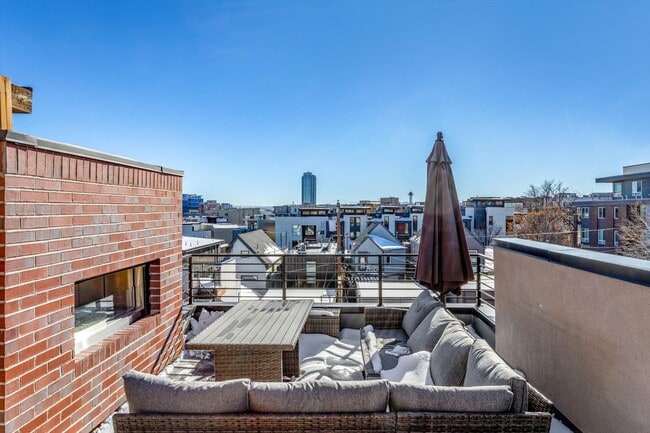 Building Photo - 4-Story Furnished 2BD, 2.5BA LoHi Townhome with Rooftop Deck