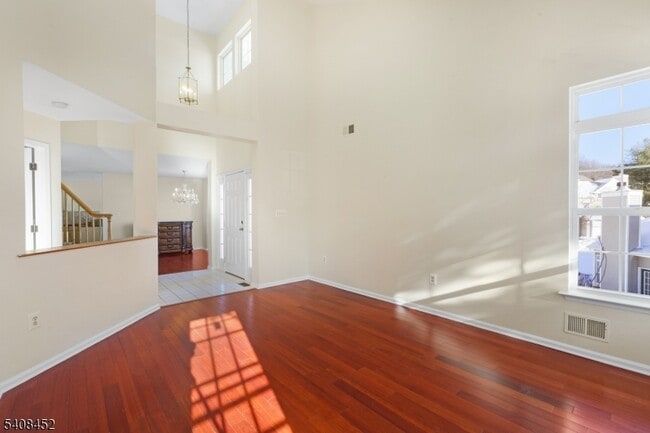 Building Photo - 12 Woodmont Dr