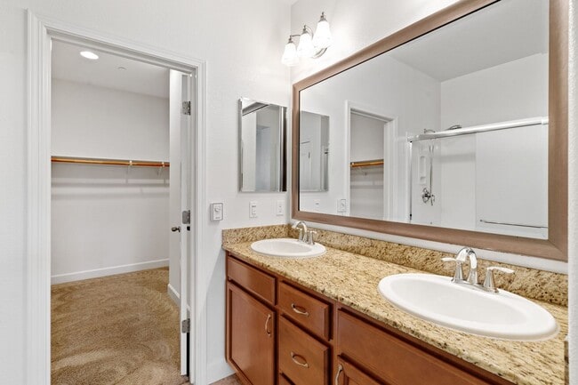 Building Photo - ELEGANTLY APPOINTED TOWNHOME IN TOSCANA PRIVATE & SECURE | NEAR GREENBELT!