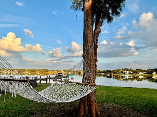 Building Photo - 13815 Good Life Rd