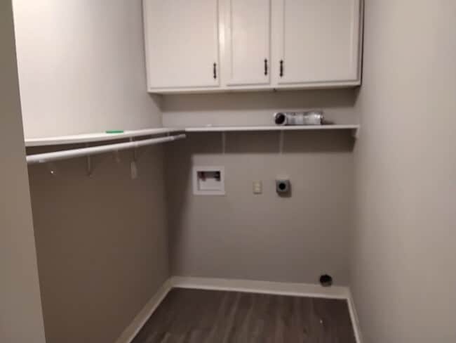 Building Photo - $500 OFF MOVE IN SPECIAL - HEART OF BROADMOOR HOME-3/1.5