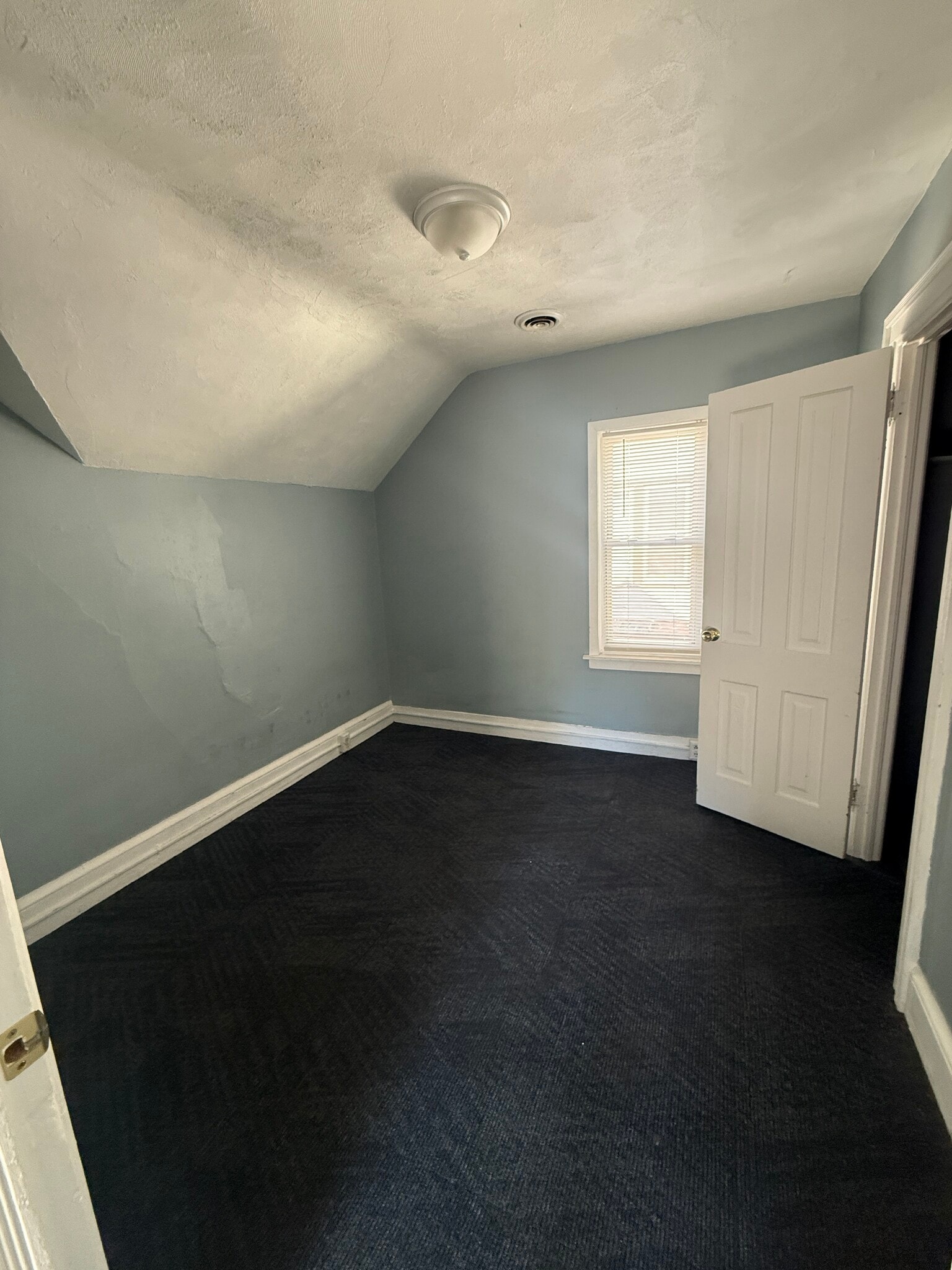 Building Photo - 825 Grand Ave