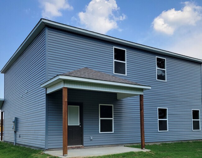 Building Photo - 2449 N Gooseberry Ln