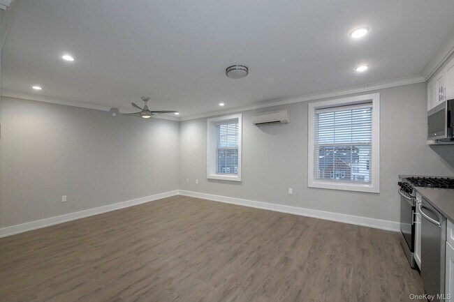 Building Photo - 75 Circle Dr