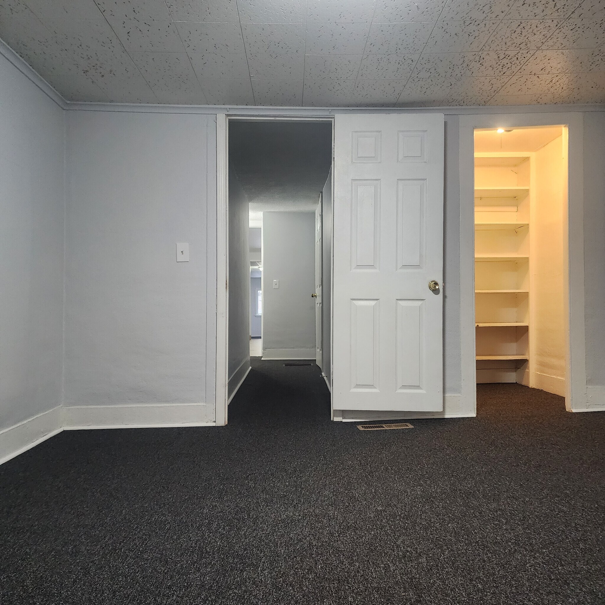 Front bedroom - 396 Norton St