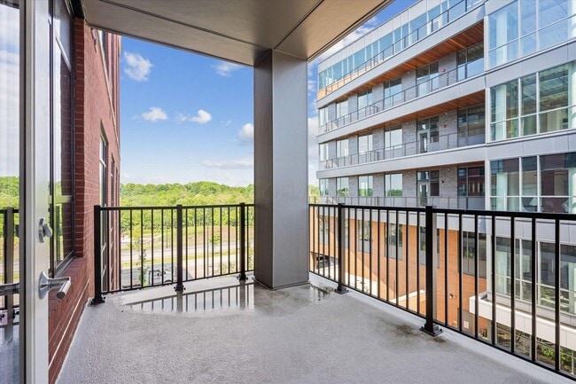 Building Photo - 6745 Longshore St