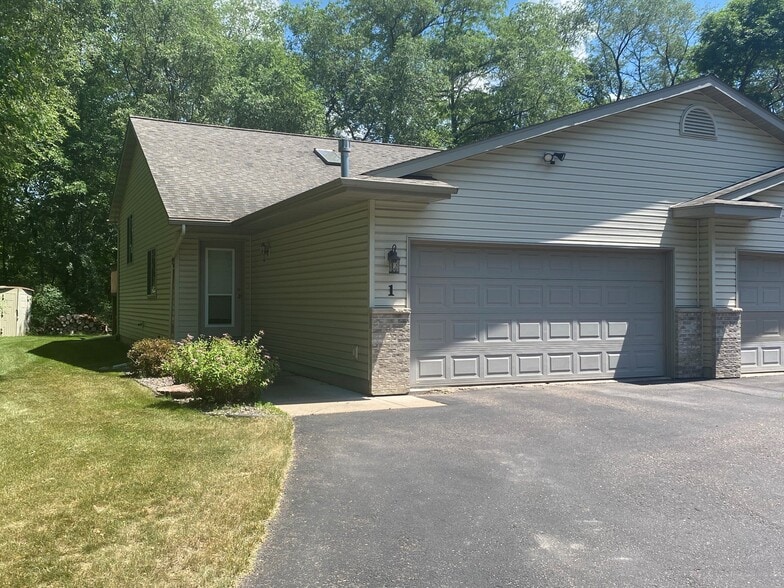 Primary Photo - 1710 Menomonie St