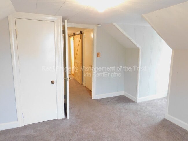 Building Photo - 3713 N Cherry St