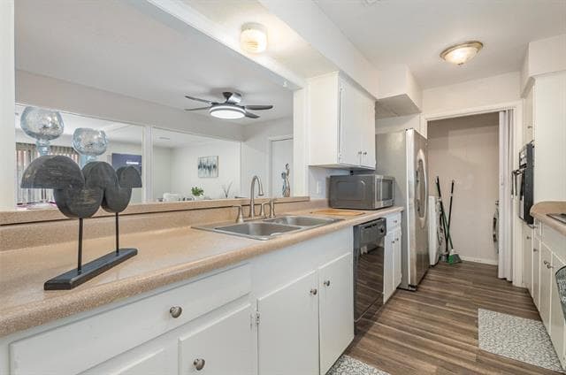 Building Photo - 2135 Fleur De Lis Ct