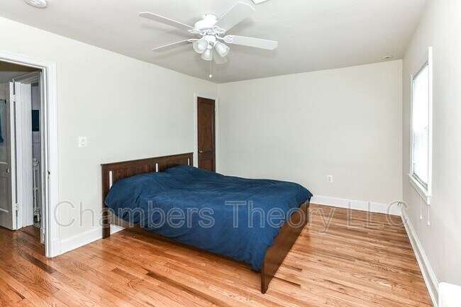 Building Photo - 2230 Observatory Pl NW