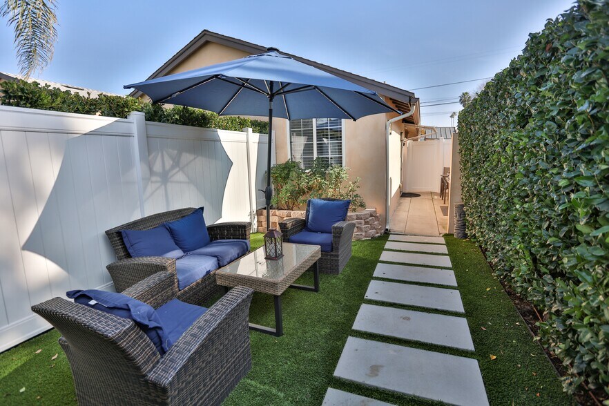 Building Photo - 6248 Aura Ave