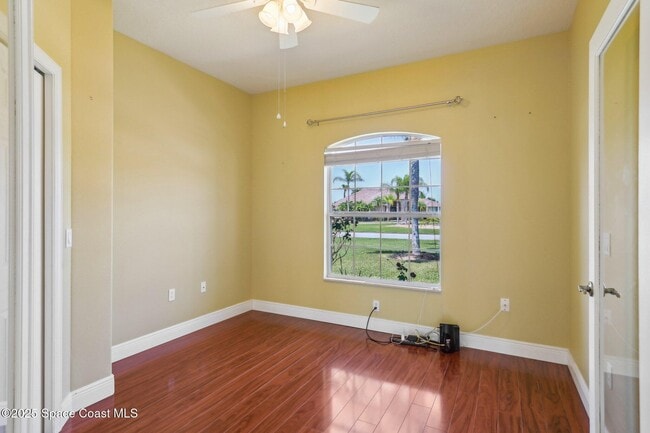 Building Photo - 929 Hialeah St