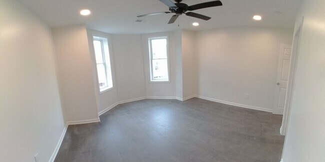 Building Photo - 4 Bedroom 3.5 Bath Home