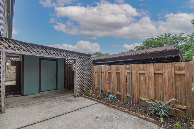 Building Photo - 10502 Hammerly Blvd