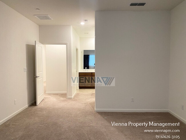 Building Photo - 9184 Osterville Dr