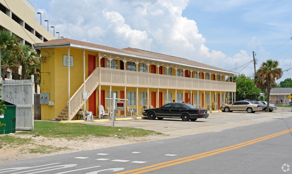 Emerald Bay Apartments Panama City Beach Fl Apartment Finder Emerald Bay Apartments Panama City