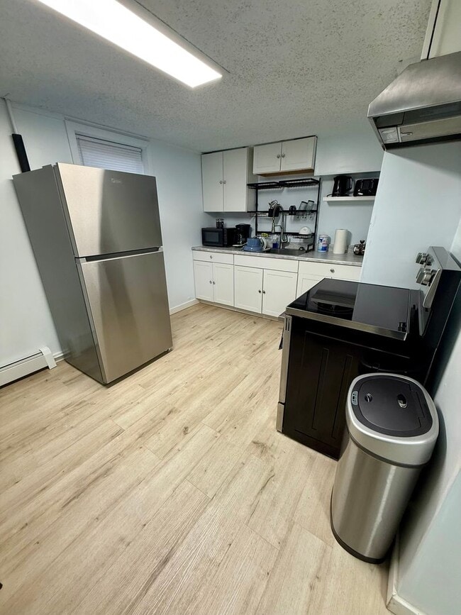 Building Photo - Eighth Ave - 760