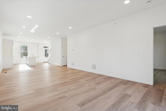 Building Photo - 152 SILVERSMITH Rd