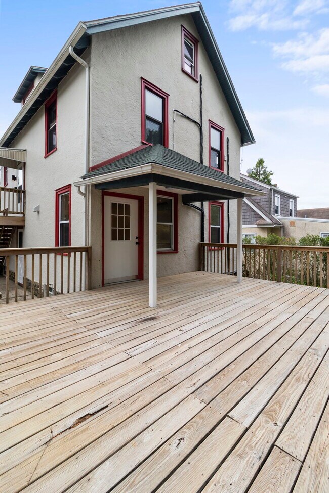 Building Photo - 10 E Marthart Ave