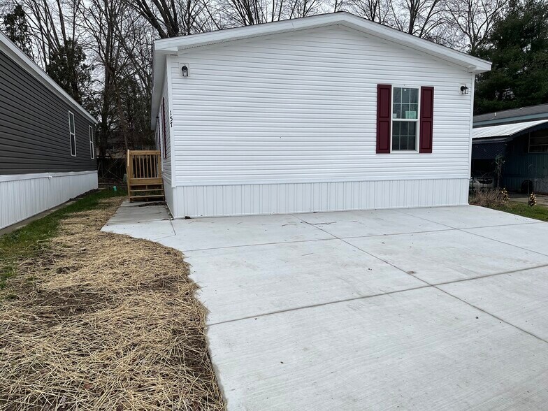 Building Photo - 6610 Lear Nagle Rd