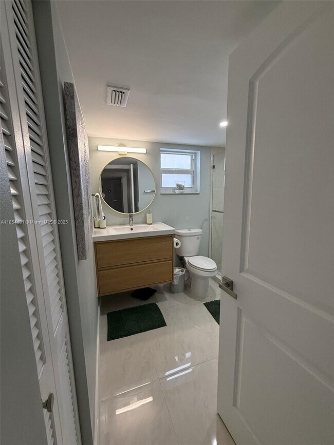 Building Photo - 8780 Azalea Ct